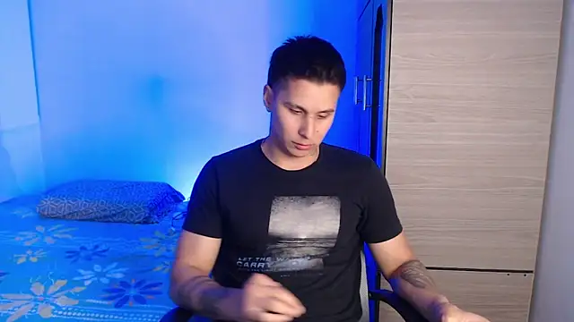 Snapshot of valentinosex1 chatting on October 2025 01:24:02 AM valentinosex1 online show from October 2025 01:24:02 AM