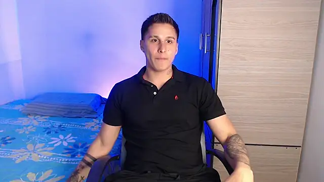 Snapshot of valentinosex1 chatting on October 2025 09:05:02 PM valentinosex1 online show from October 2025 09:05:02 PM