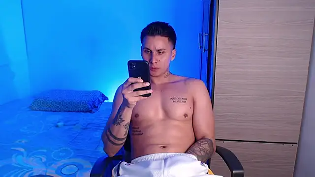 Snapshot of valentinosex1 chatting on November 2025 10:36:01 PM valentinosex1 online show from November 2025 10:36:01 PM