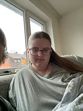 Snapshot of CurvyPaar2 chatting on February 2026 03:40:02 PM CurvyPaar2 online show from February 2026 03:40:02 PM