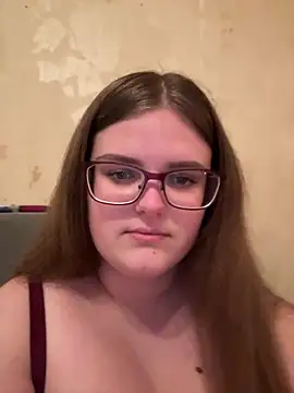 Snapshot of CurvyPaar2 chatting on February 2026 10:33:01 PM CurvyPaar2 online show from February 2026 10:33:01 PM