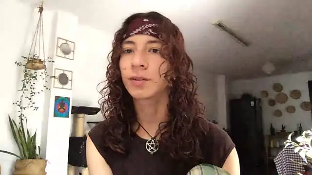 Snapshot of camille_delrey chatting on May 2026 06:26:02 PM camille delrey online show from May 2026 06:26:02 PM