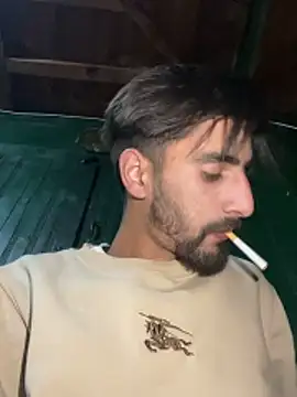 lyath3245 online show from April 2026 04:44:02 PM