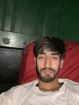 lyath3245 online show from April 2026 10:12:02 PM