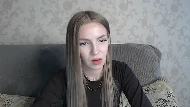 Snapshot of HitGyrl chatting on April 2026 11:42:02 PM HitGyrl online show from April 2026 11:42:02 PM