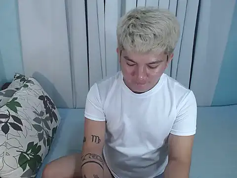 Snapshot of Fuckboii_intown chatting on November 2025 04:51:01 PM Fuckboii intown online show from November 2025 04:51:01 PM