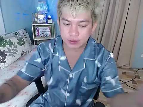 Snapshot of Fuckboii_intown chatting on November 2025 01:48:01 PM Fuckboii intown online show from November 2025 01:48:01 PM