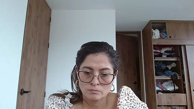 linda-mature43 online show from September 2025 06:30:02 PM