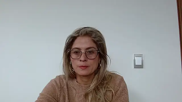 linda-mature43 online show from September 2025 02:30:02 PM