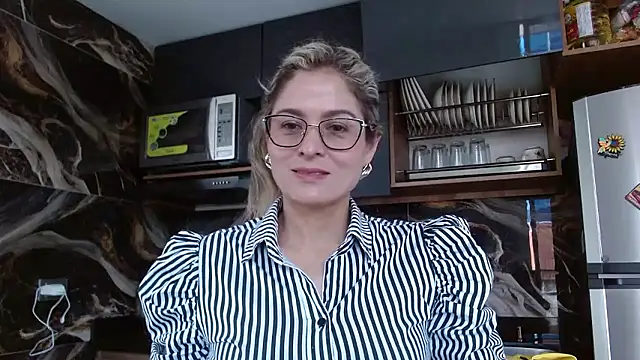 linda-mature43 online show from October 2025 03:30:01 PM