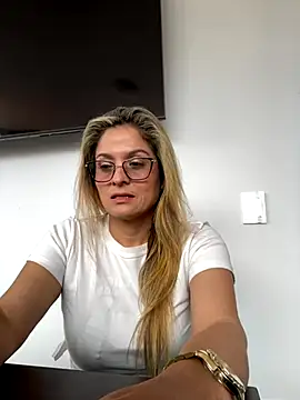 linda-mature43 online show from October 2025 03:46:02 PM