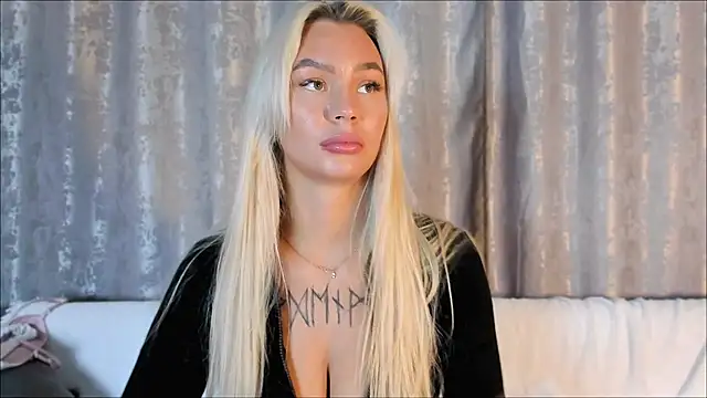 Eva Re online show from October 2025 06:05:01 AM