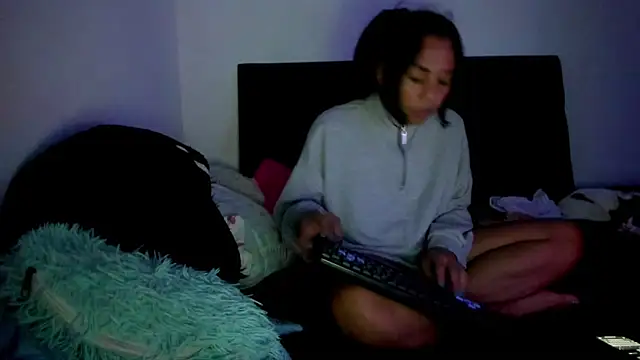 Adrianna Arias online show from November 2025 05:29:02 AM