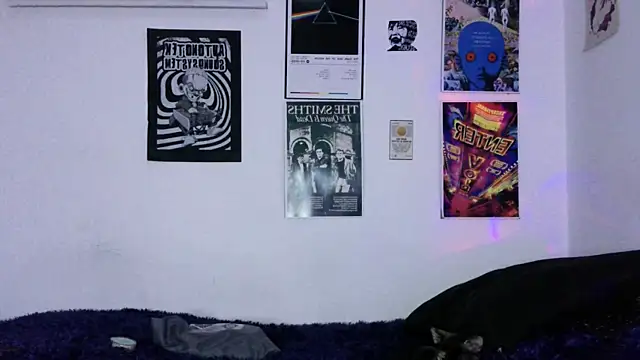 plutonbluemooon333 online show from February 2026 01:17:01 AM