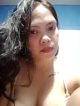 Snapshot of missluvv chatting on September 2025 02:20:01 PM missluvv online show from September 2025 02:20:01 PM