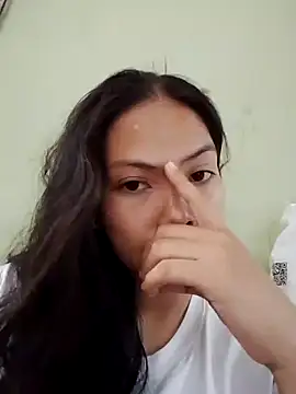 Snapshot of missluvv chatting on October 2025 11:59:02 PM missluvv online show from October 2025 11:59:02 PM