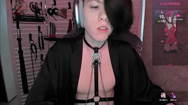 Snapshot of aestheticbeing chatting on September 2025 12:05:02 PM aestheticbeing online show from September 2025 12:05:02 PM