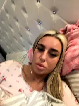 EllieMaeBaby online show from December 2025 12:25:01 PM