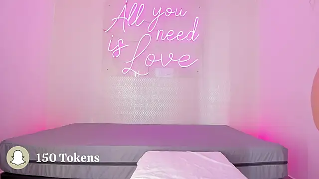 aleksandramiller  online show from September 2025 01:04:01 PM