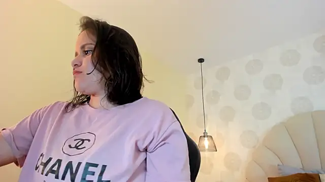 GIANAMILLER6 online show from September 2025 12:19:01 PM