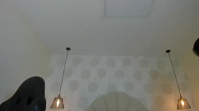 GIANAMILLER6 online show from December 2025 12:21:02 PM