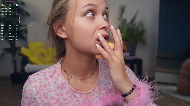 OdellaGillingham online show from September 2025 06:24:01 PM