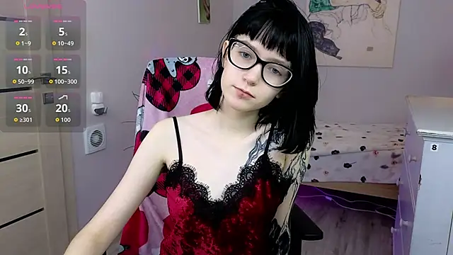 HazelTompson online show from October 2025 08:28:02 PM