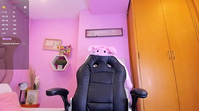 Snapshot of EmmaAnturin chatting on September 2025 09:49:02 PM EmmaAnturin online show from September 2025 09:49:02 PM