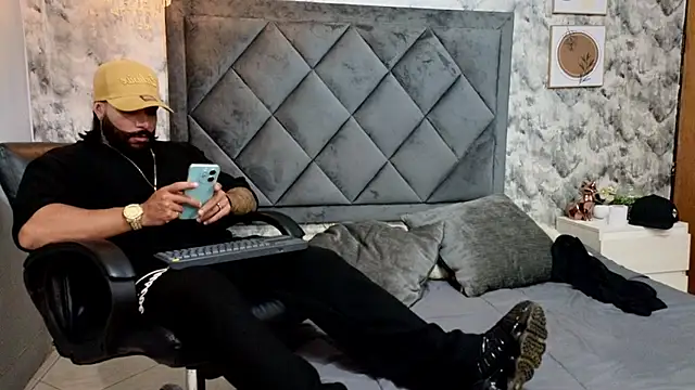 Apolo rousse1 online show from October 2025 09:45:01 PM