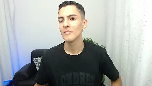 Matiius18 online show from November 2025 01:54:02 PM