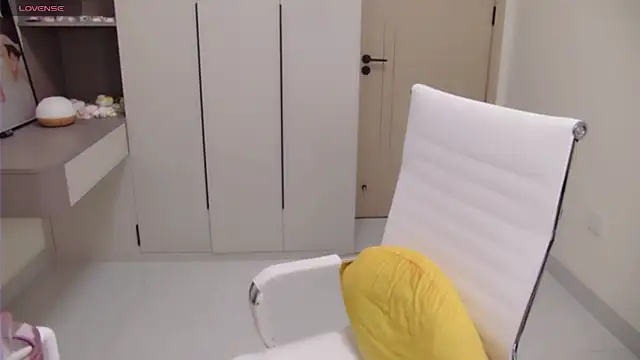 seoYuki online show from October 2025 09:13:02 AM