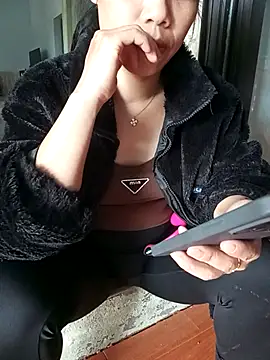 Snapshot of Sweet-Berry89 chatting on October 2025 02:46:02 AM Sweet-Berry89 online show from October 2025 02:46:02 AM