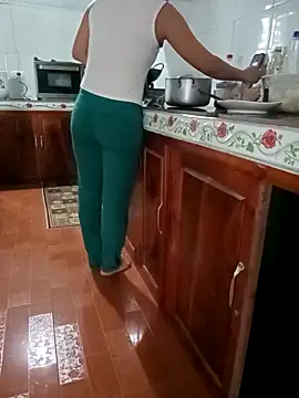 Snapshot of Sweet-Berry89 chatting on November 2025 04:44:01 AM Sweet-Berry89 online show from November 2025 04:44:01 AM