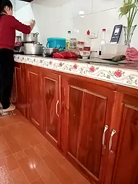 Snapshot of Sweet-Berry89 chatting on November 2025 04:23:02 AM Sweet-Berry89 online show from November 2025 04:23:02 AM