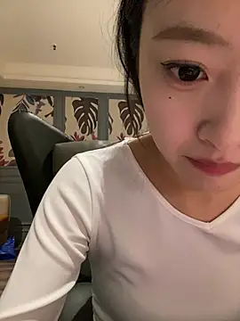 Snapshot of MengMeng0515 chatting on February 2026 02:33:01 PM MengMeng0515 online show from February 2026 02:33:01 PM