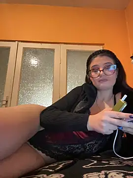 Snapshot of Larra69 chatting on January 2026 05:07:01 PM Larra69 online show from January 2026 05:07:01 PM