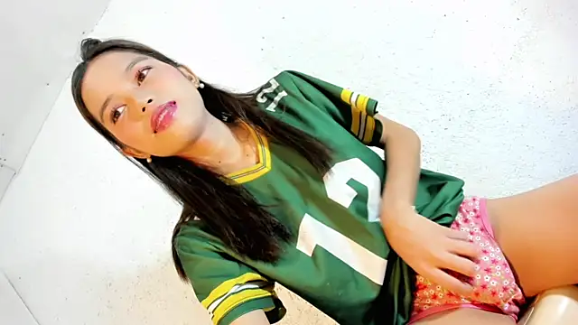 CUTIE GIRLSX online show from June 2026 11:08:01 AM