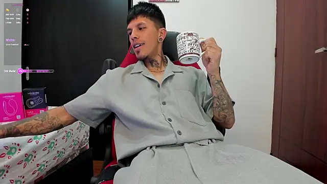 Snapshot of Savajelust chatting on September 2025 12:10:02 PM Savajelust online show from September 2025 12:10:02 PM