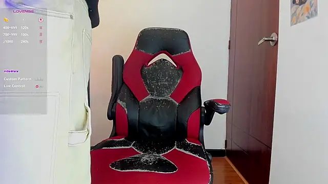 Snapshot of Savajelust chatting on October 2025 10:57:02 AM Savajelust online show from October 2025 10:57:02 AM