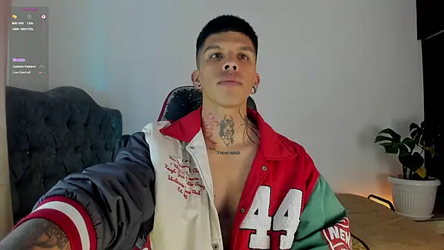 Snapshot of Savajelust chatting on November 2025 09:26:02 PM Savajelust online show from November 2025 09:26:02 PM