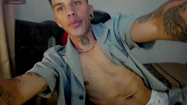 Snapshot of Savajelust chatting on November 2025 01:54:02 PM Savajelust online show from November 2025 01:54:02 PM