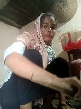 Snapshot of Hot_siiii chatting on October 2025 03:41:02 AM Hot siiii online show from October 2025 03:41:02 AM