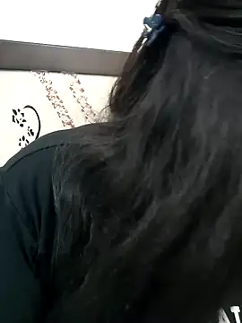 Shy Peehu online show from December 2025 08:35:01 PM