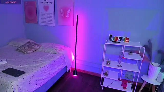 Bella  Lane online show from March 2026 03:44:01 AM