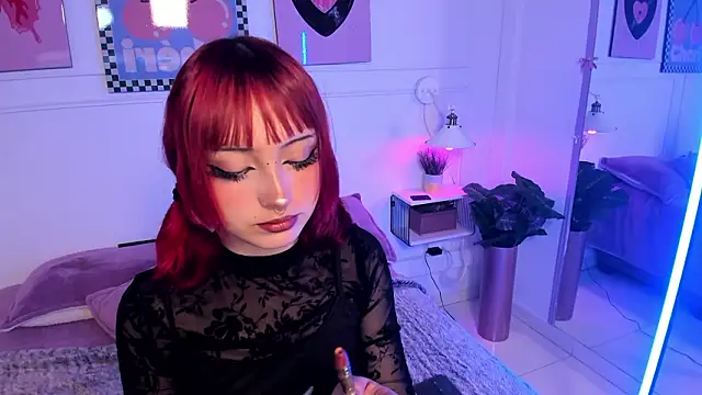 Zoe Lynch  online show from February 2026 12:10:01 PM