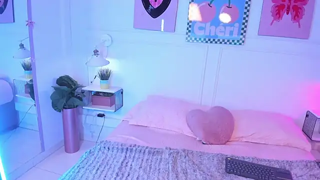 Zoe Lynch  online show from June 2026 12:07:02 PM