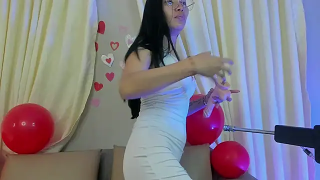 lucyy liiuu online show from September 2025 01:01:01 PM