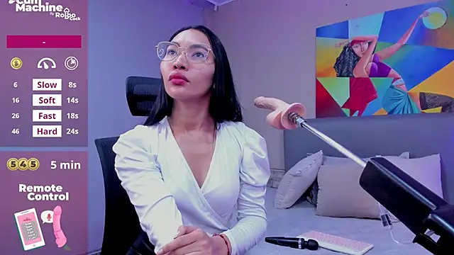 lucyy liiuu online show from September 2025 02:33:01 PM