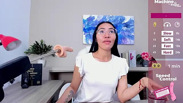 lucyy liiuu online show from November 2025 01:32:02 PM