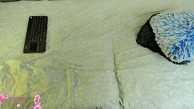 Snapshot of baby_rous chatting on November 2025 01:33:02 PM baby rous online show from November 2025 01:33:02 PM